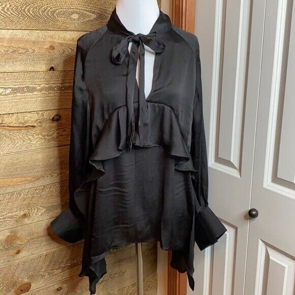 Sonder stories Farcio black asymmetrical top and ruffle front Size 8 NWT